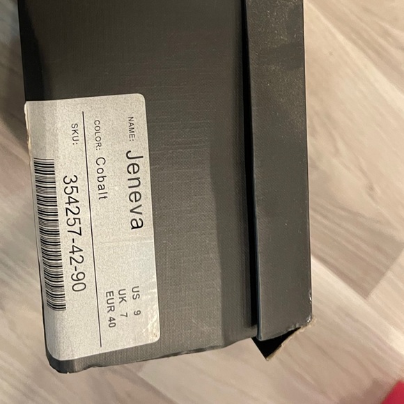 Cobalt blue high heeled shoes - Picture 3 of 6